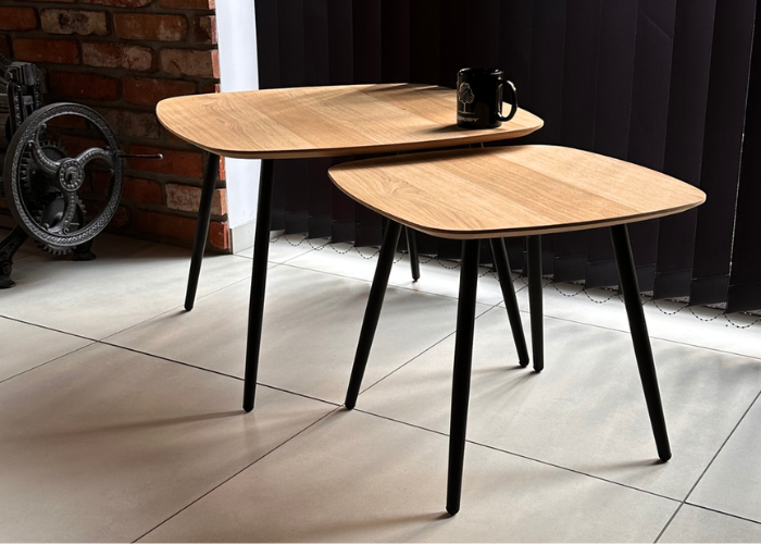 Sivupöytien setti metallijaloilla Geometric